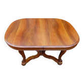 Napoleon III period walnut table from the late 19th century with extensions for 16 covers.