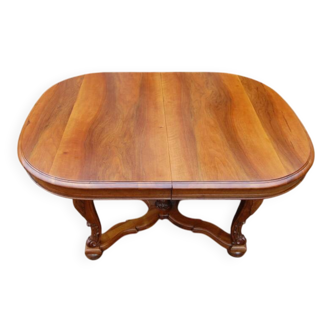 Napoleon III period walnut table from the late 19th century with extensions, seats 16