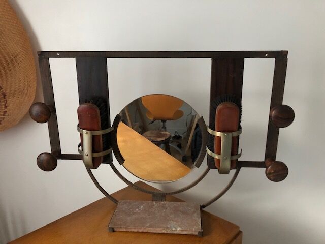 Wall or art deco-laying door