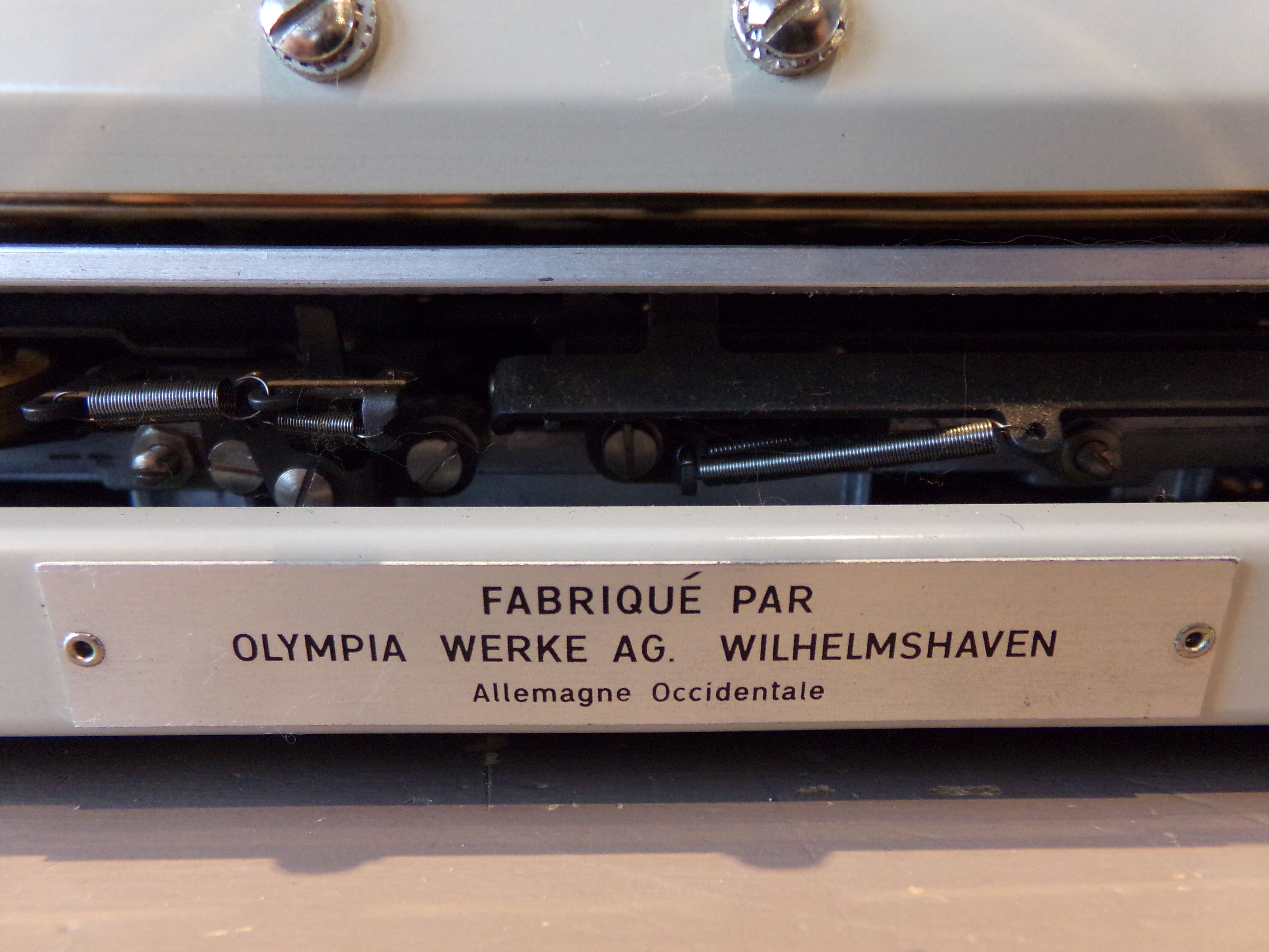 Olympia sf portable luxury typewriter with bag