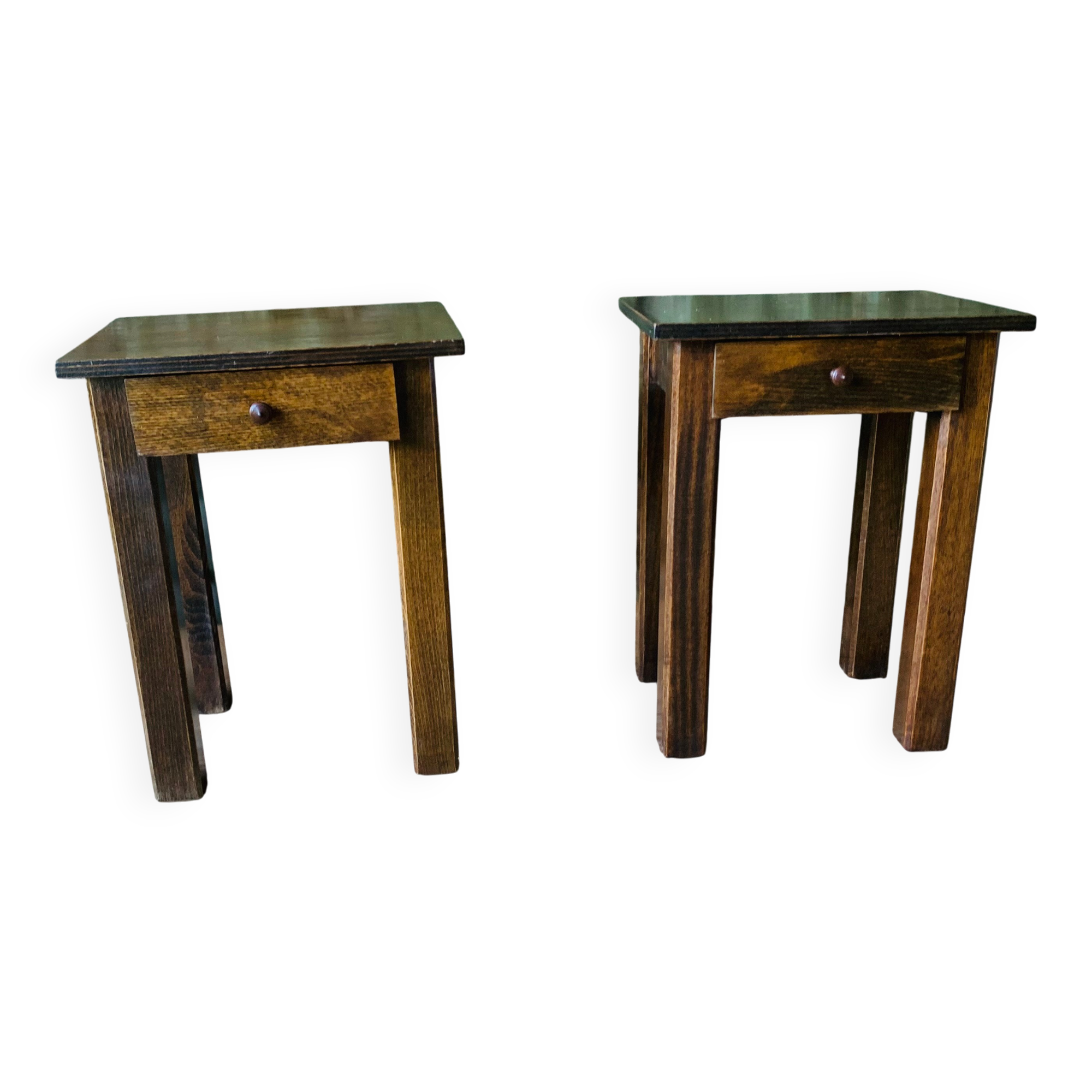 Paire de tables de chevet minimalistes