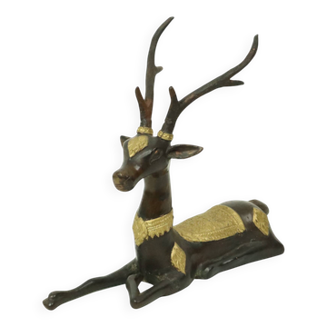 Sculpture vintage en bronze représentant un cerf couché, Sarreid Ltd, 32 cm