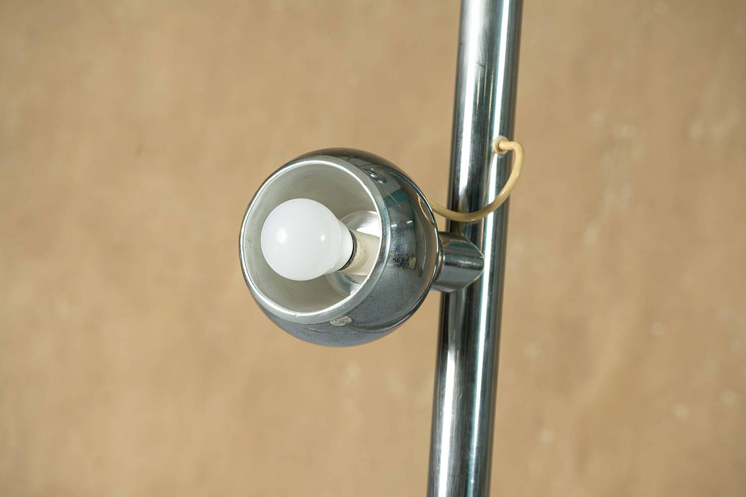 Floor lamp in aluminium with magnetic bulbs, Italy 1970s
