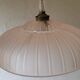 Suspension en verre rose