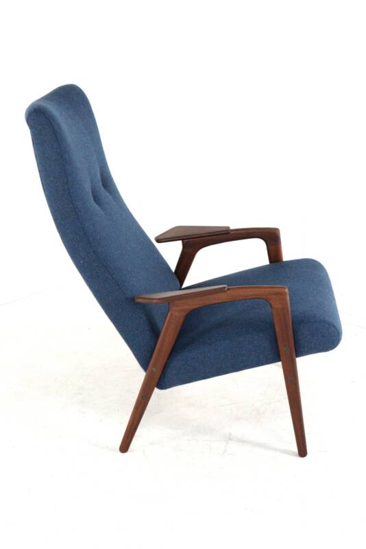 Pastoe Ruster by Yngve Ekstrom Armchair FT08 - new upholstery
