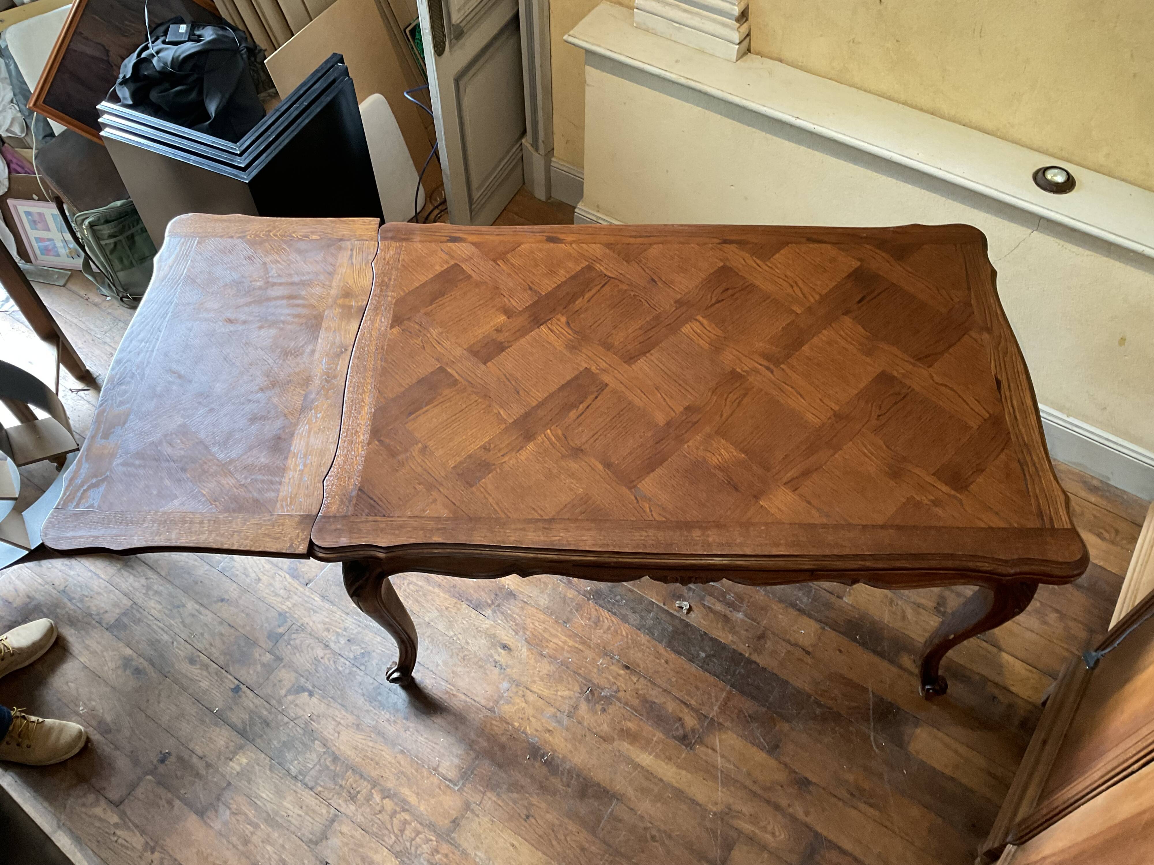 Louis XV style extendable table