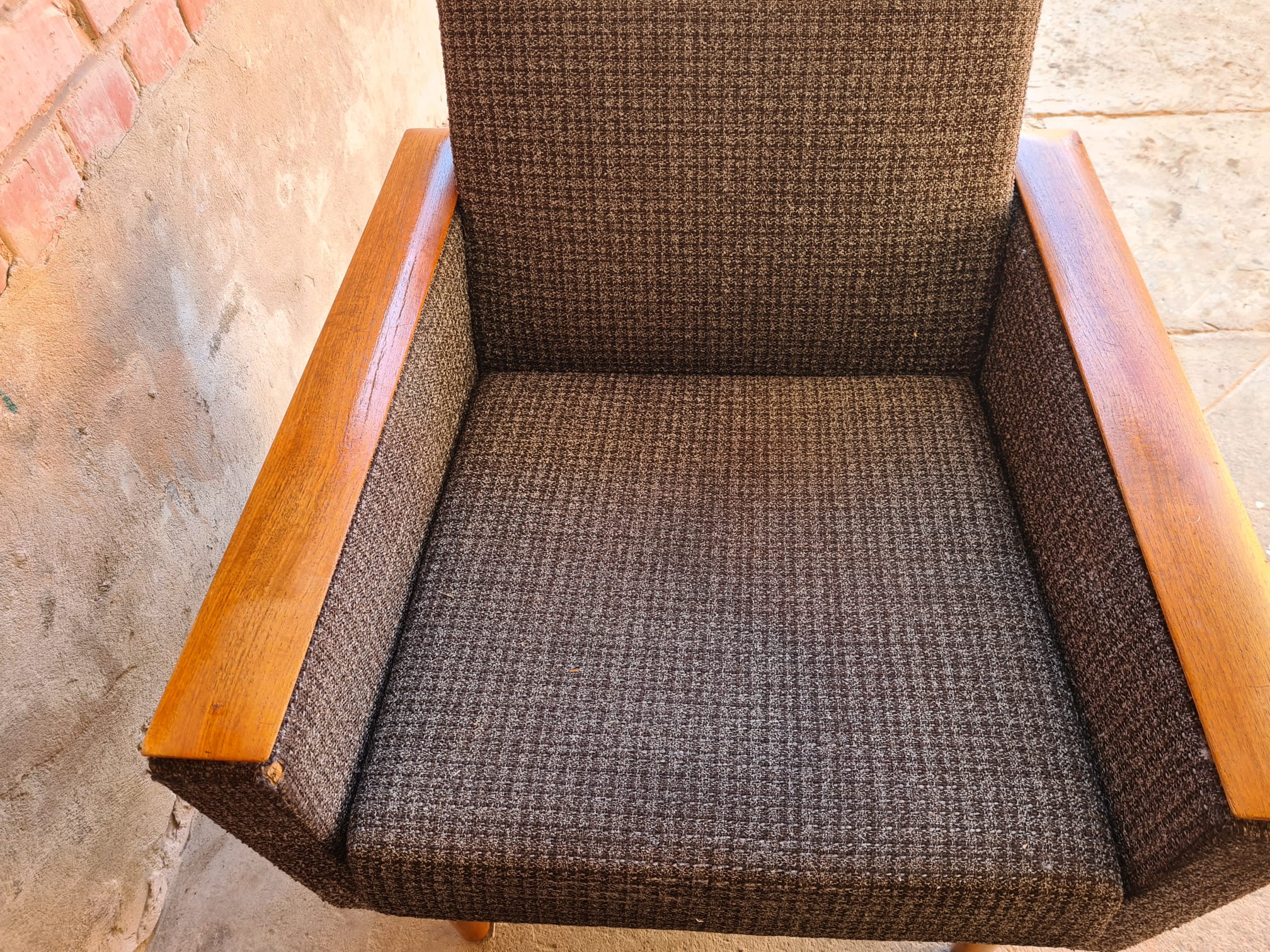 Paire de fauteuils club 70"