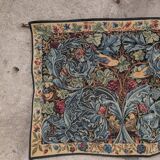 Tapisserie vignes et acanthes d'après William Morris en points des Meurins