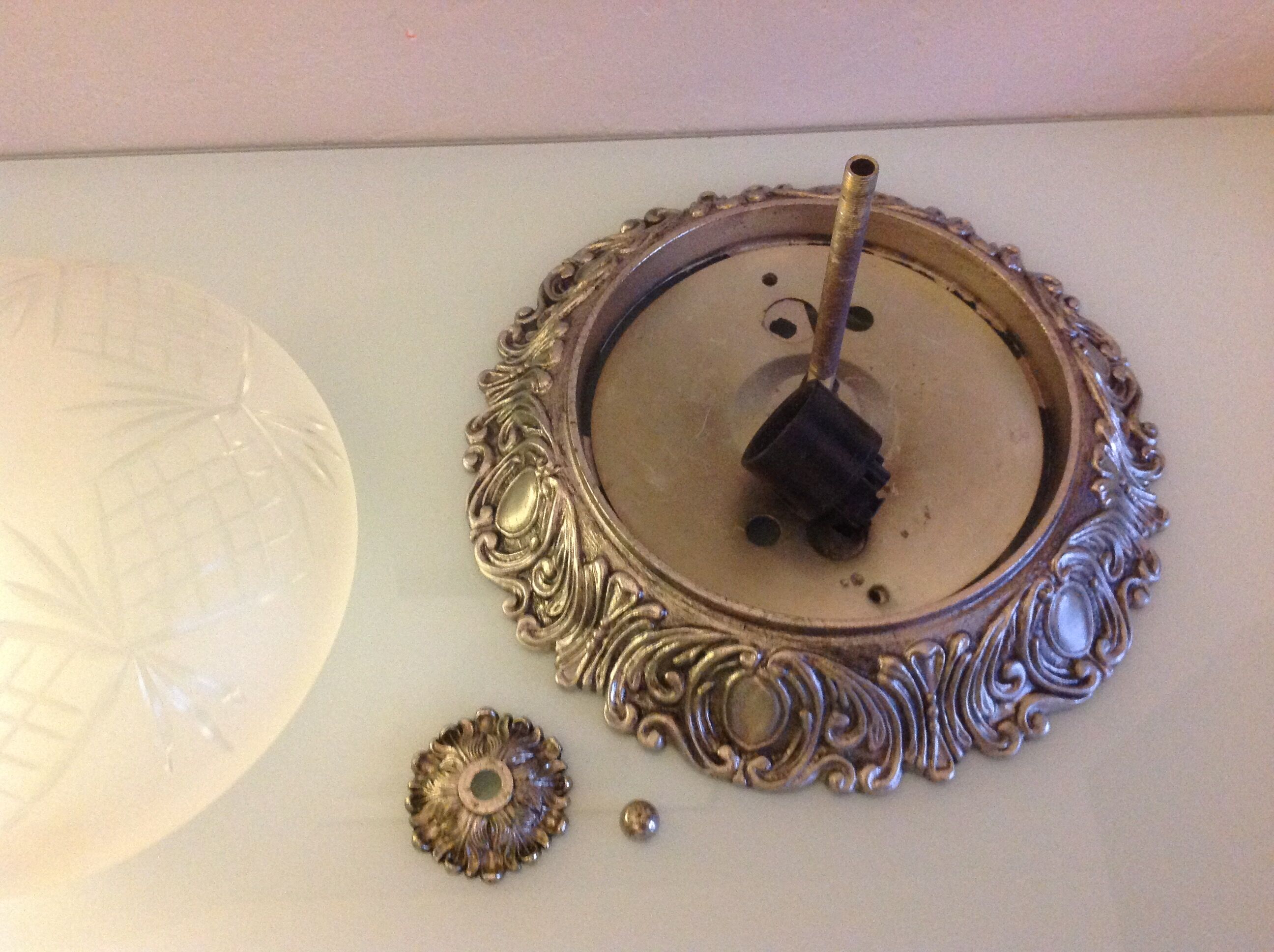 Engraved sandwind glass globe art deco style