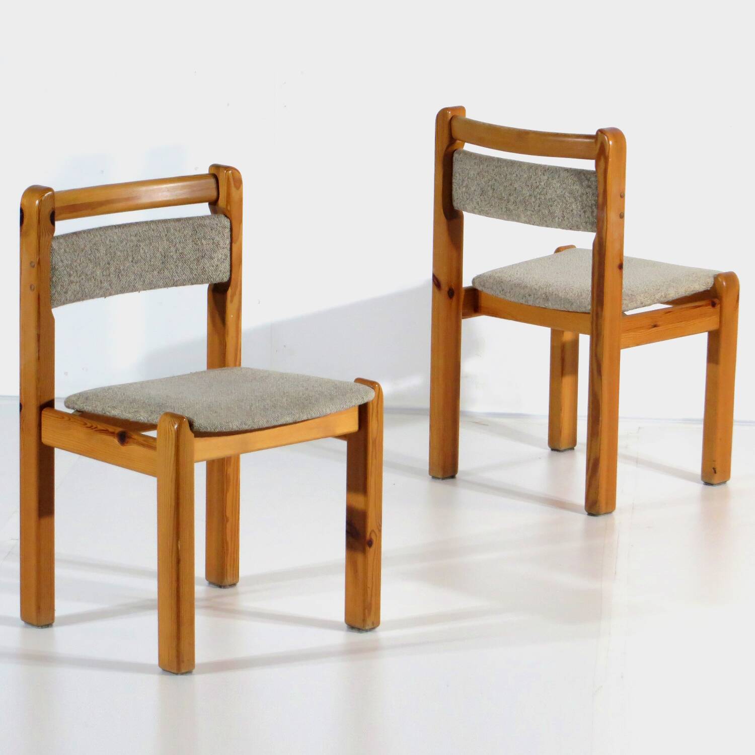 Set of six solid pine vintage mid century modern dining chairs by Danish Thorsø Møbelfabrik, 1960s