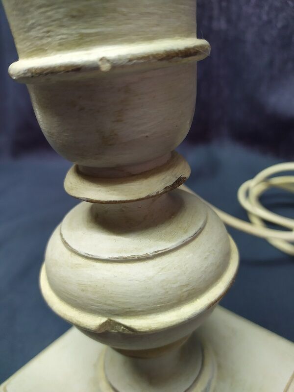 Bedside lamp wood patinated paint grise luminaire white cord