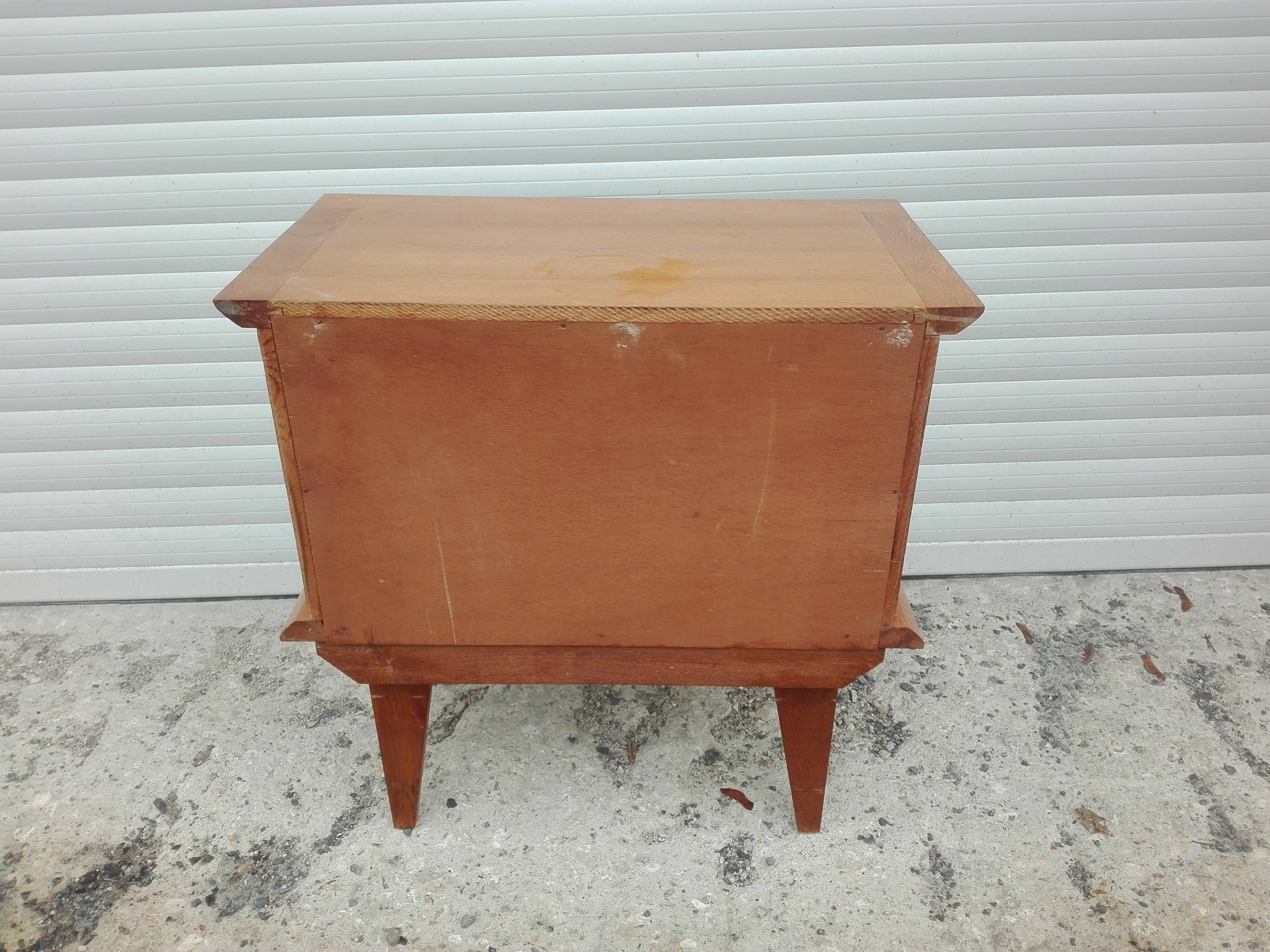 Bedside Scandinavian feet compass