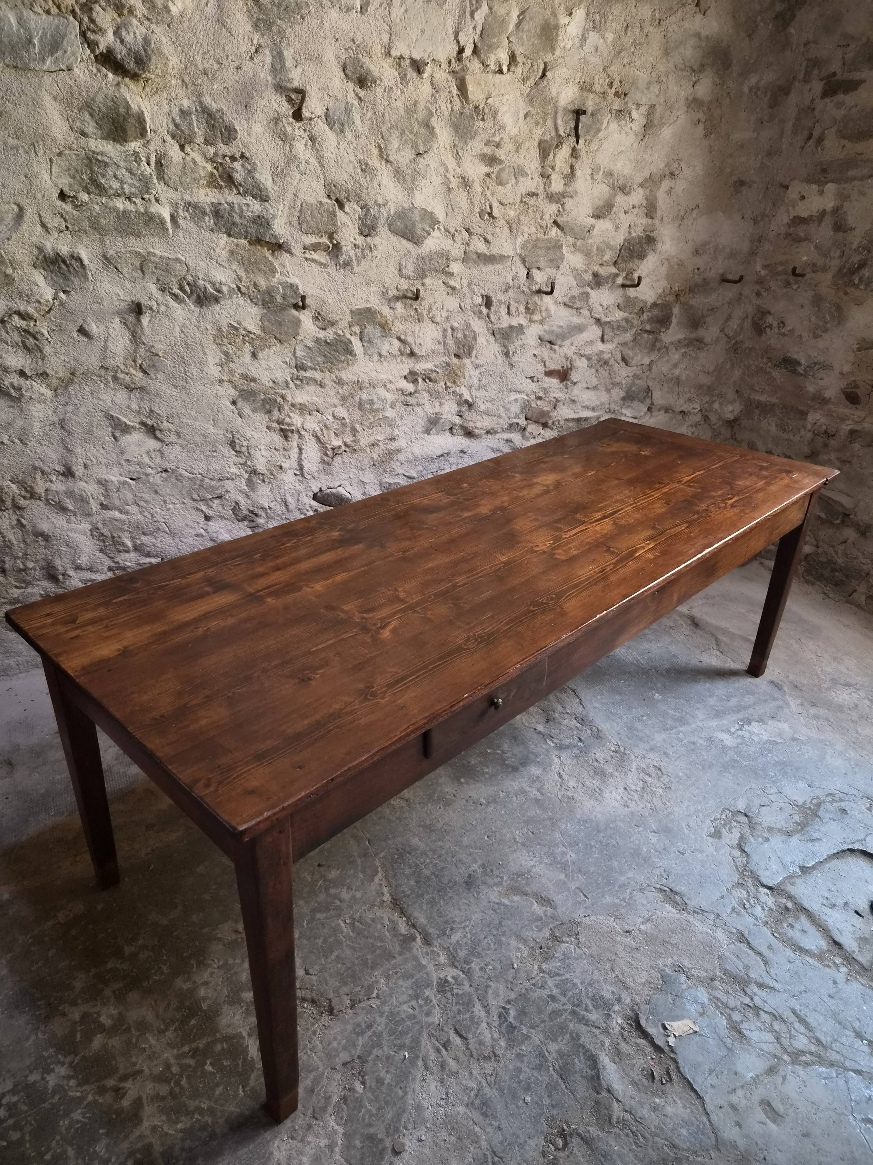 Table à manger de ferme française ancienne avec deux tiroirs | Chêne & pin | vers 1850–1900