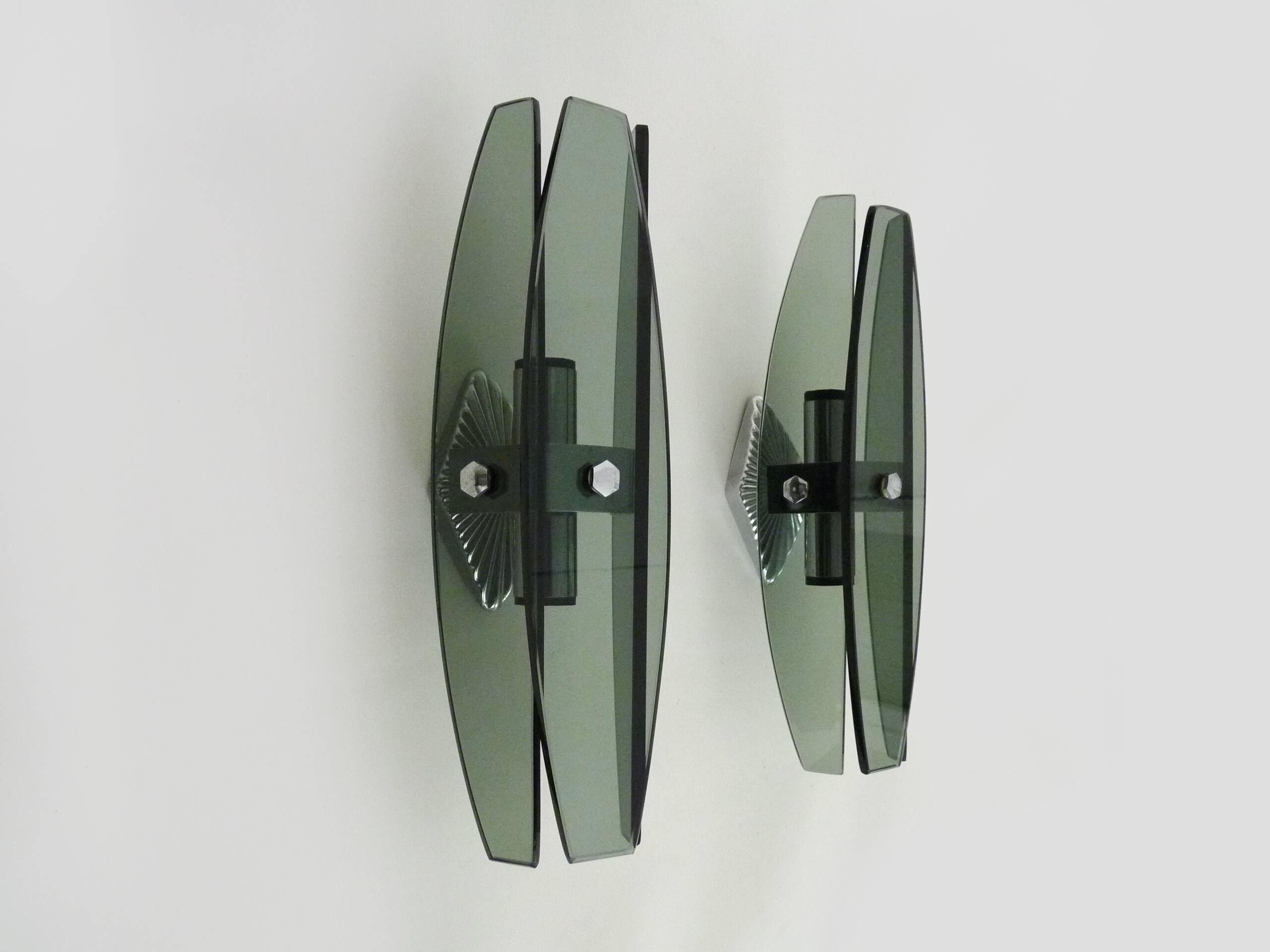 Pair of Italian wall lights Veca Fontana Arte in smoked glass and chrome.