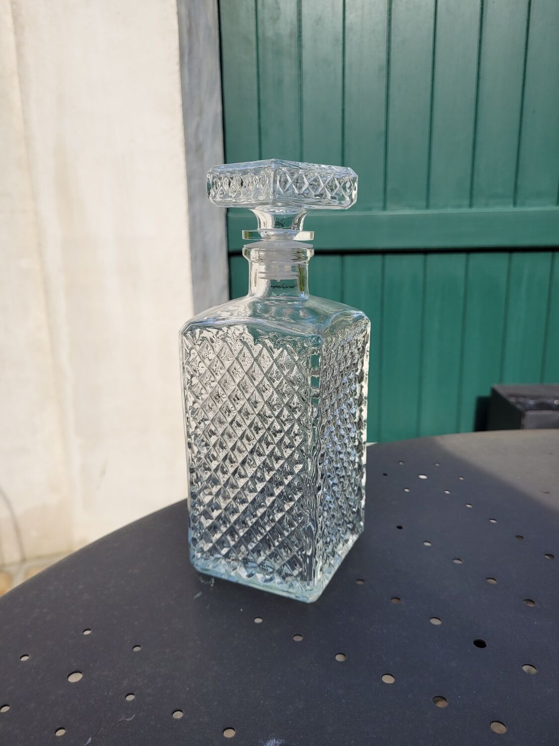 Glass whiskey decanter