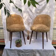 2 Scandinavian chairs with compass legs in faux fur and blue satin covers, 1970.