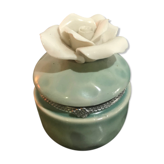 Porcelain pillbox