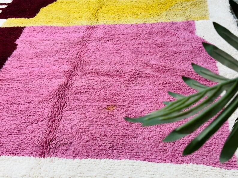 Beni Ouraine handwoven rug, traditional style, size 100 x 200 cm