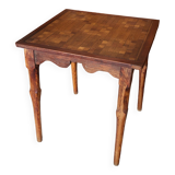 Table carrée en bois