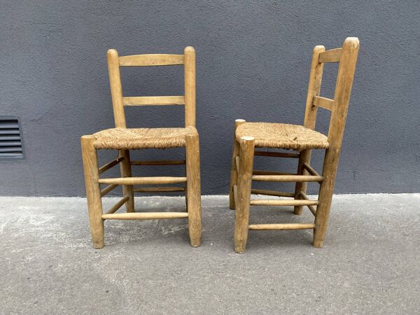 Lot de 2 chaises en bois brut et paille années 50