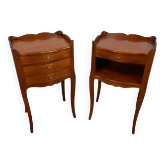 Paire de tables de chevet de style Louis XV