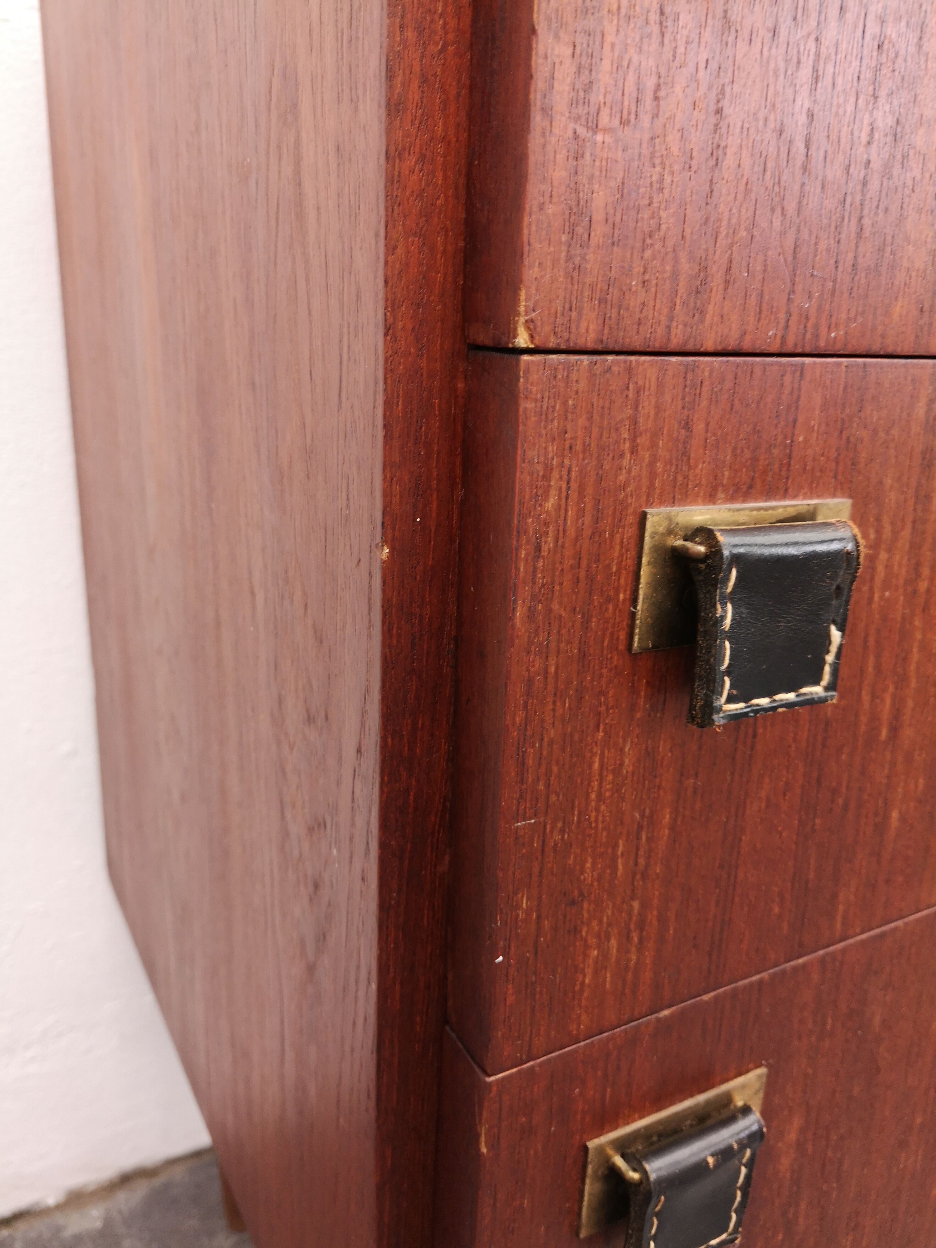 Vintage dresser