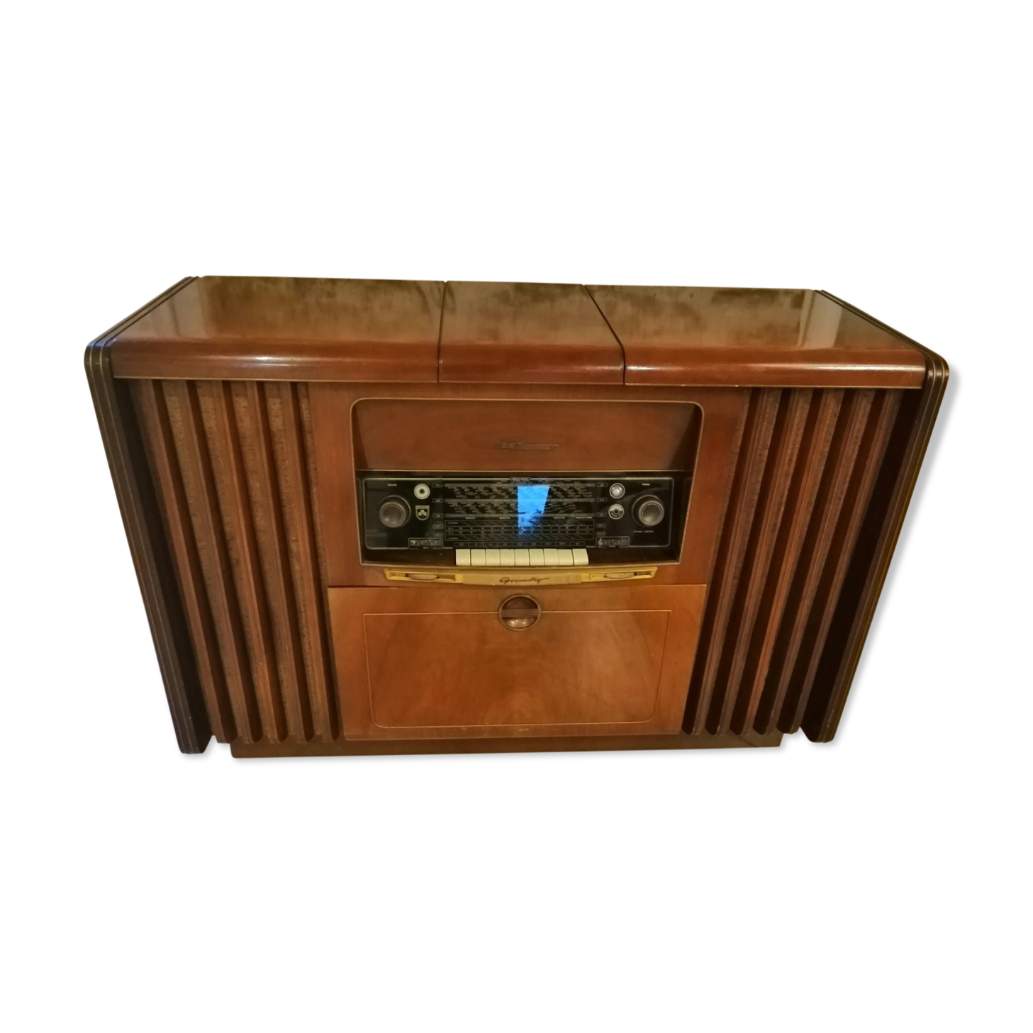 3D sound grundig hifi furniture with platinum