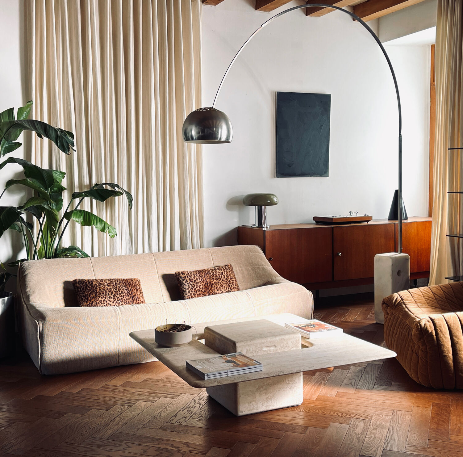 Vintage 1980s Italian travertine coffee table from Florence.