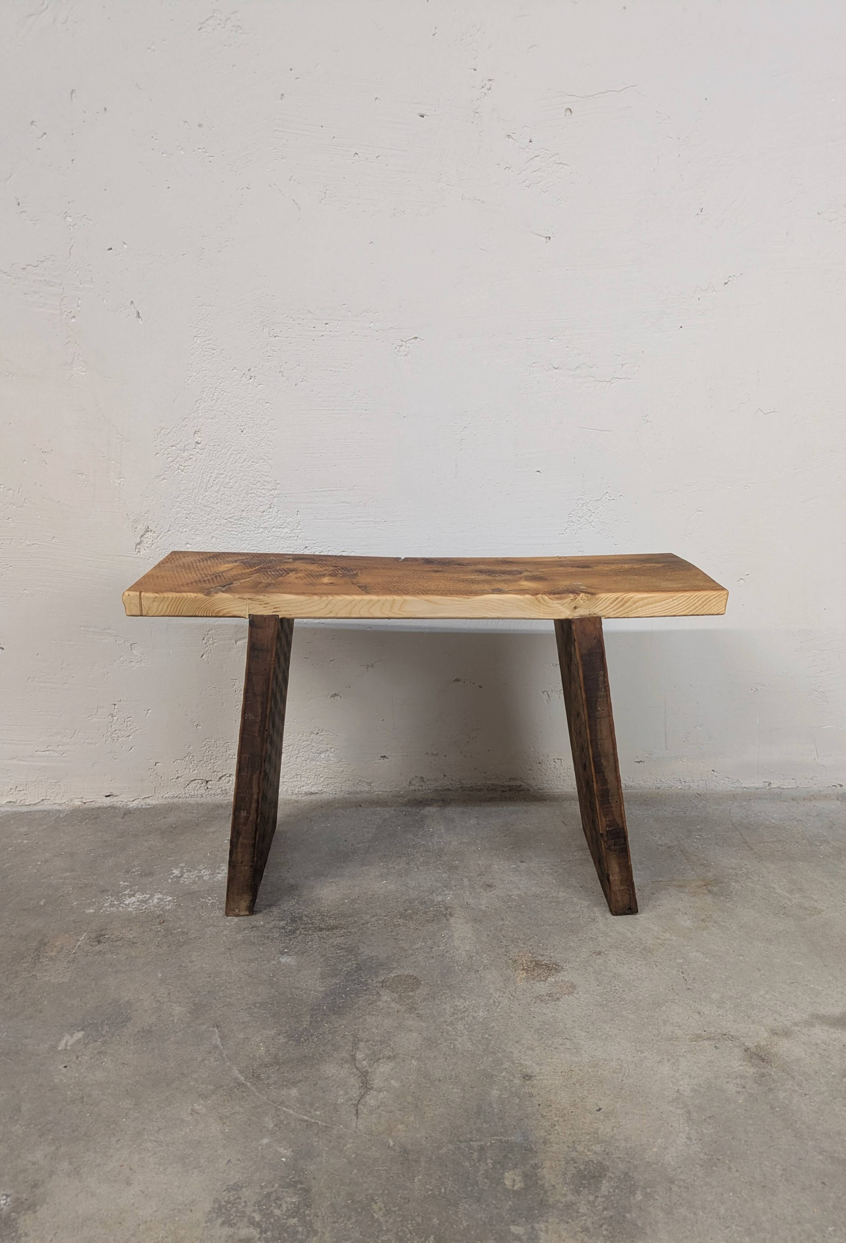Bench / raw wood stool workshop