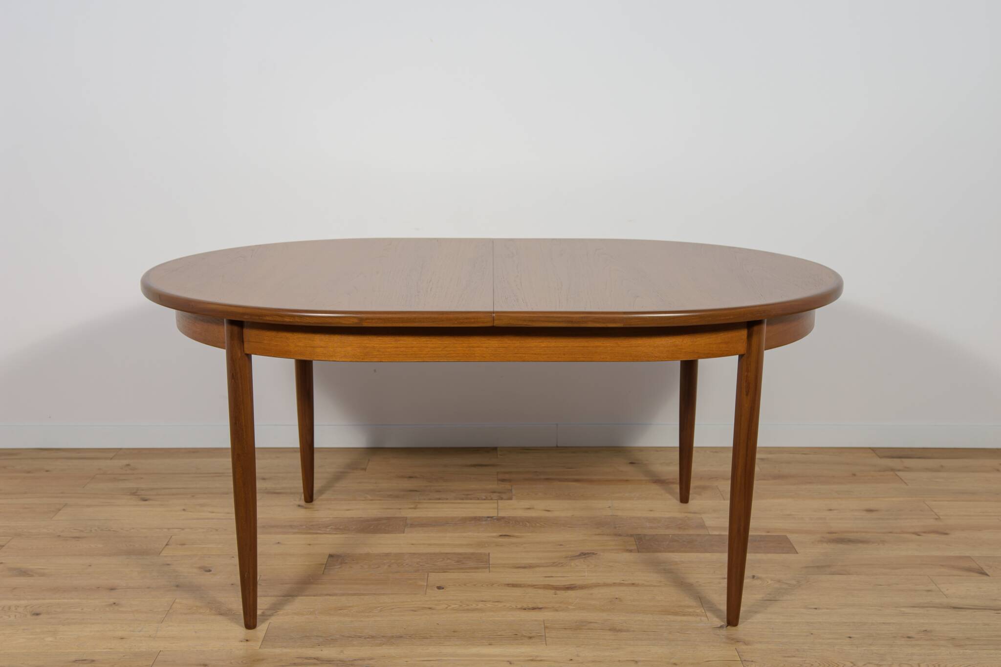 Mid-century oval teak dining table from G-Plan, 1960s