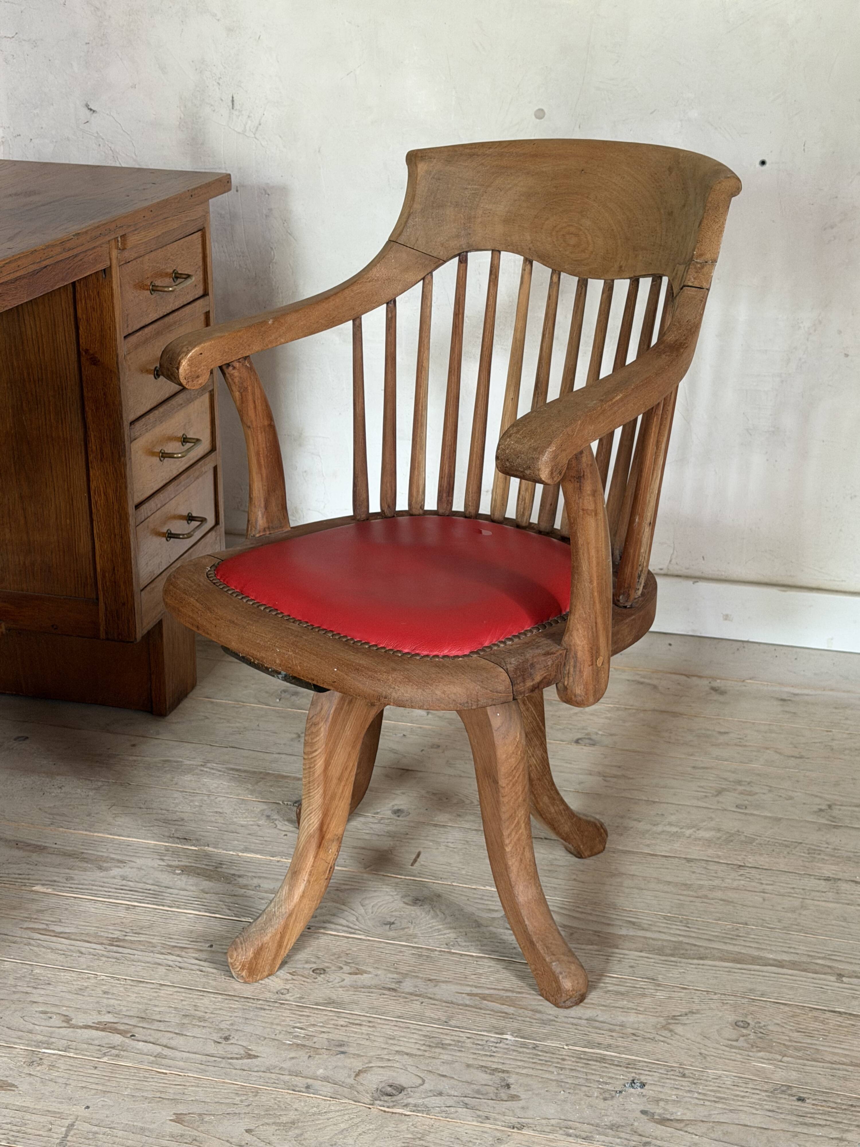 Vintage Art Deco swivel office chair