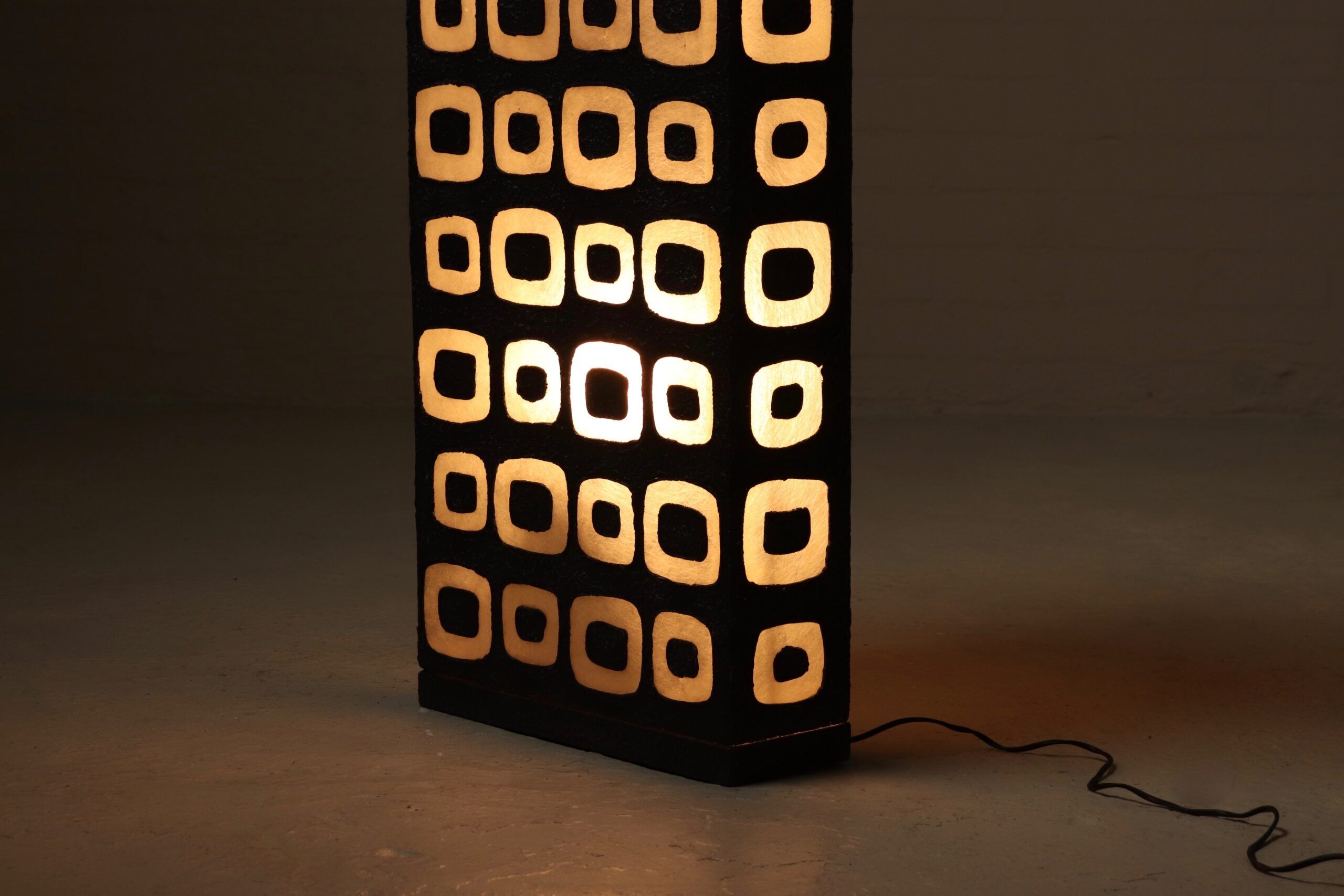 Large Italian brutalist floor lamp 1970s