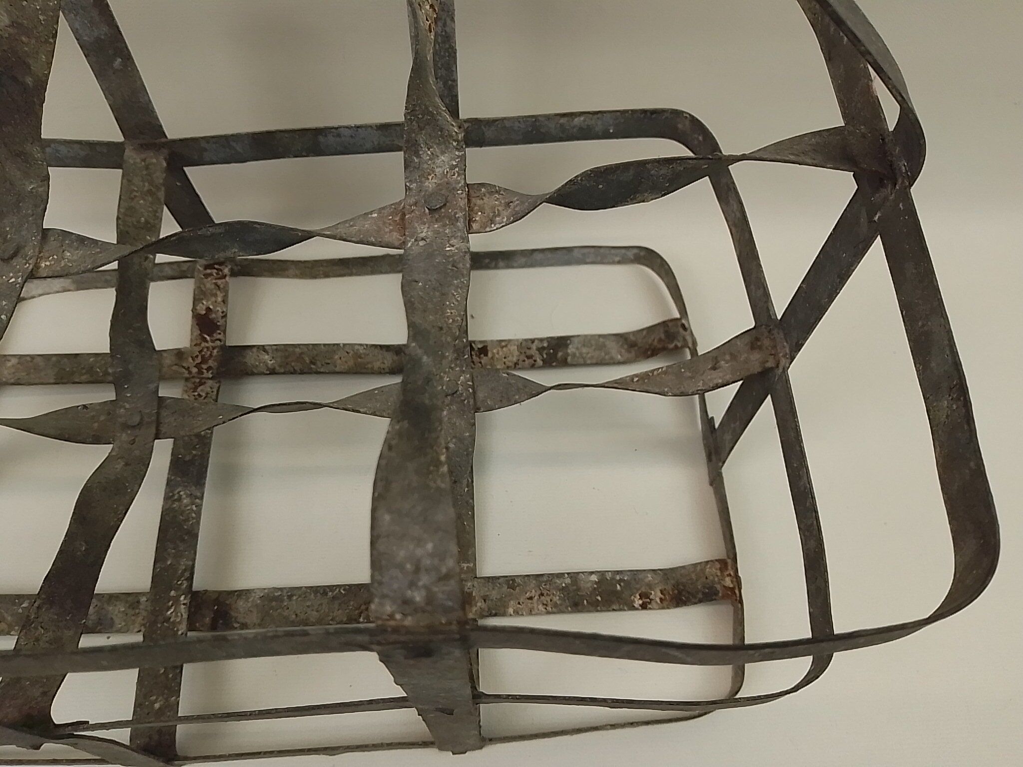 Metal bottle holder 6 old pitches