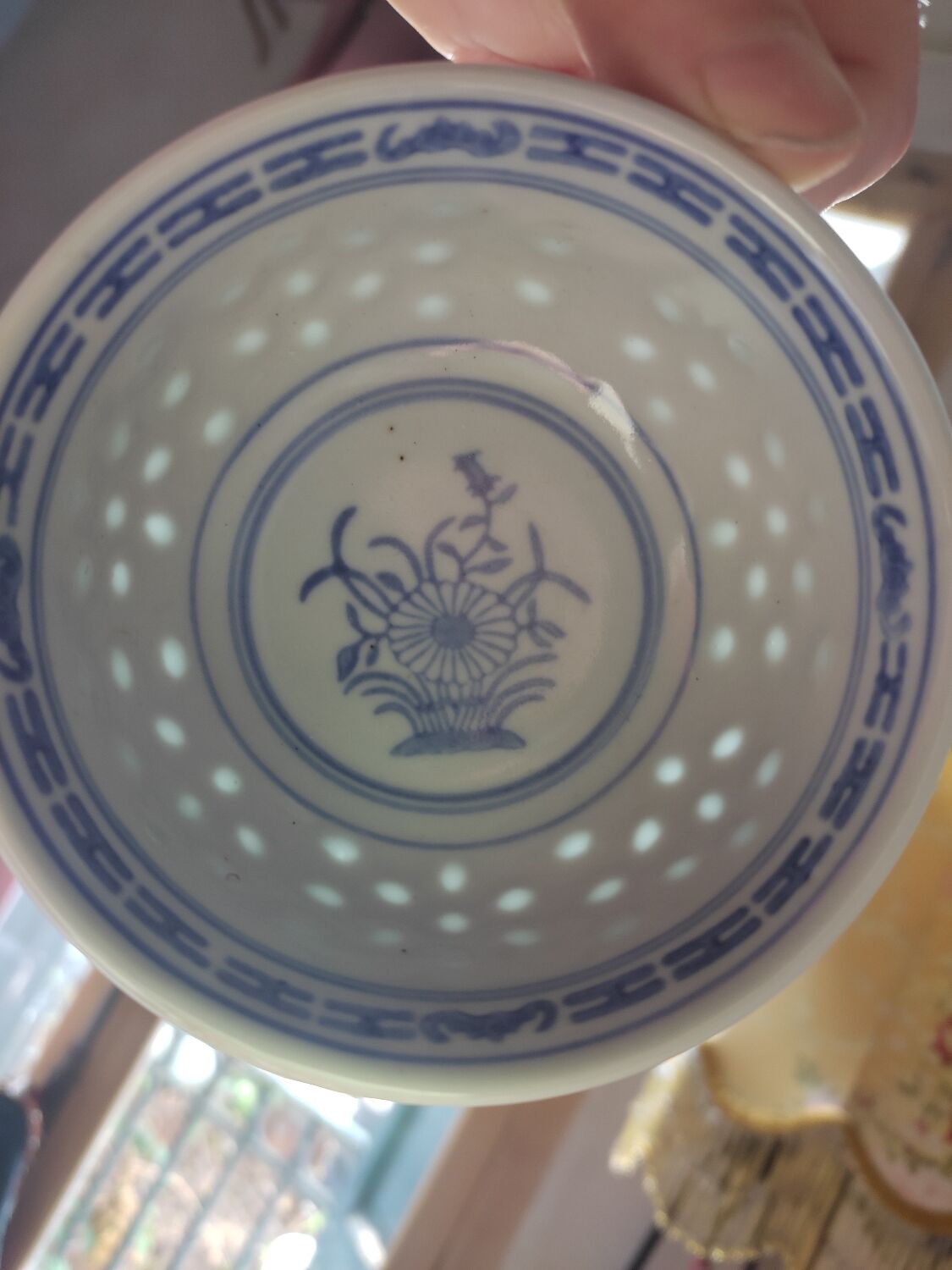 11 cups and saucers in vintage Chinese porcelain