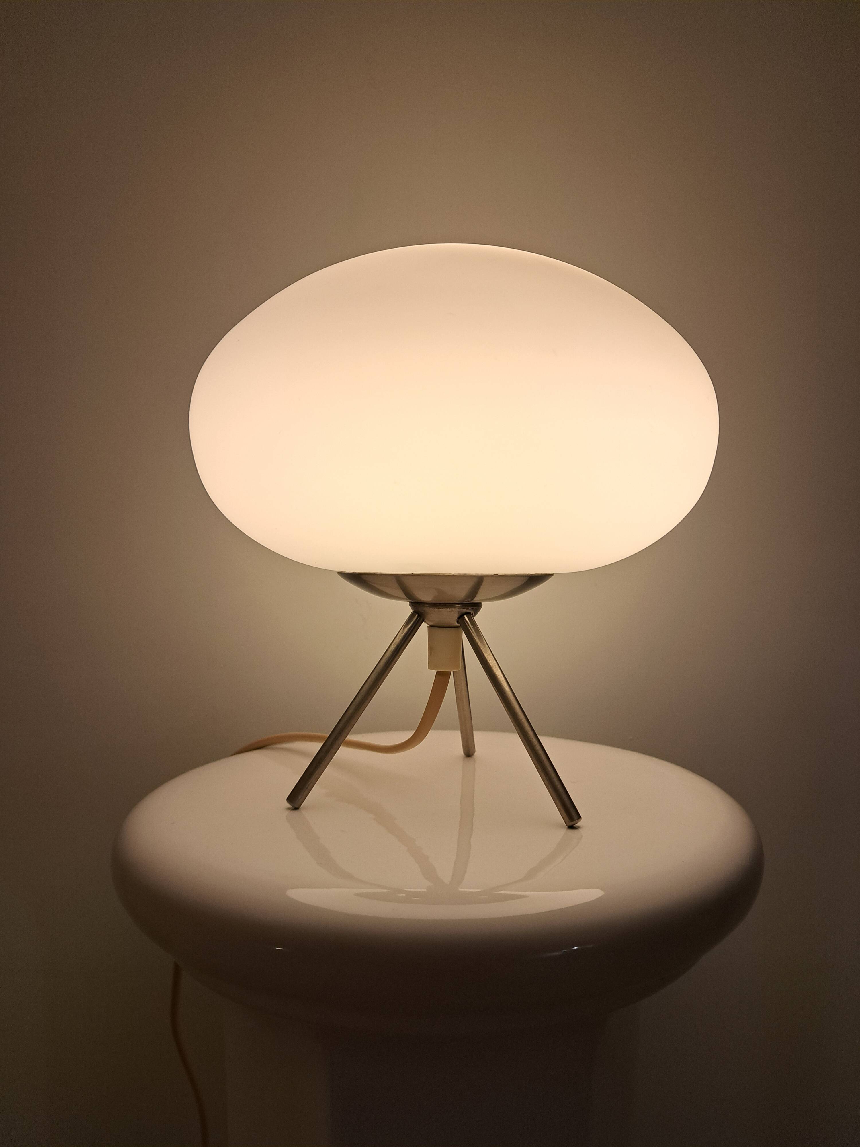 Tripod lamp with opaline UFO space age 70s