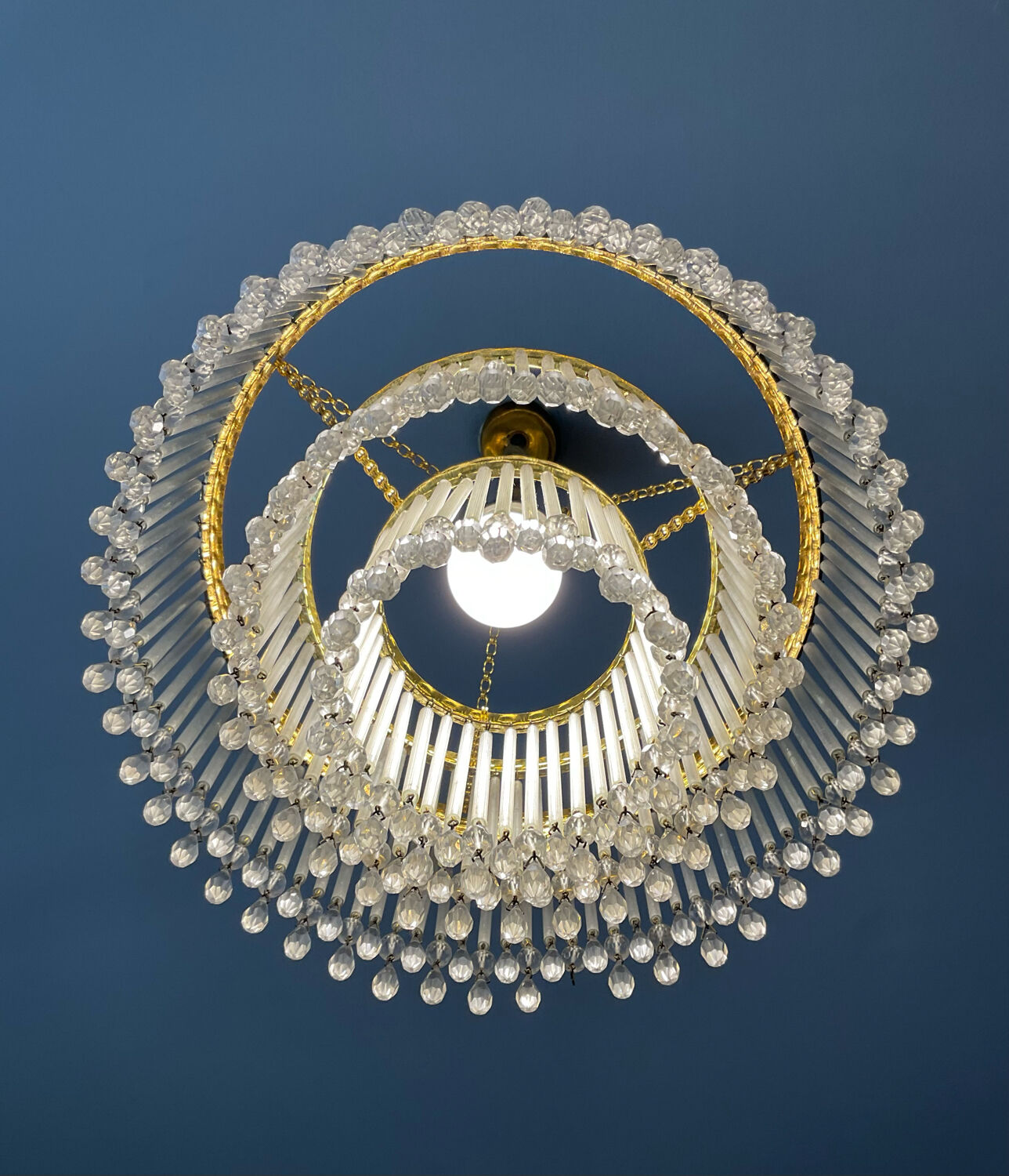Waterfall chandelier in brass and tassels from the 60s and 70s