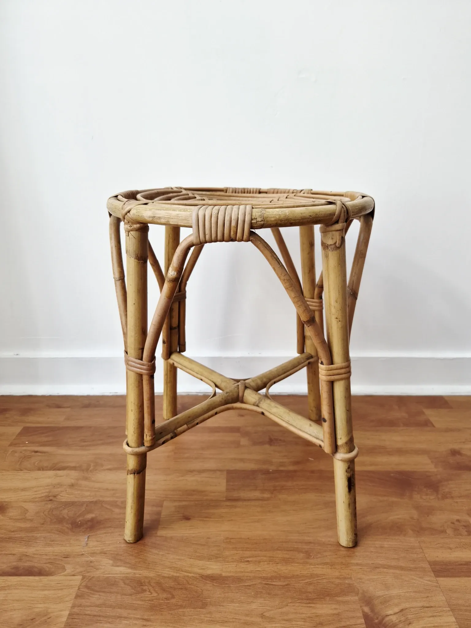 Vintage rattan stool in bohemian retro style - 1950s/1960s