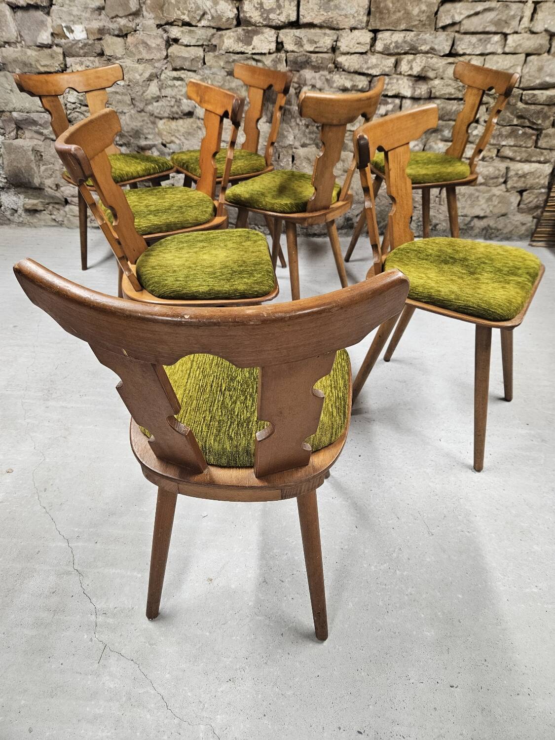 Lot  8 chaises bistrot 1970"
