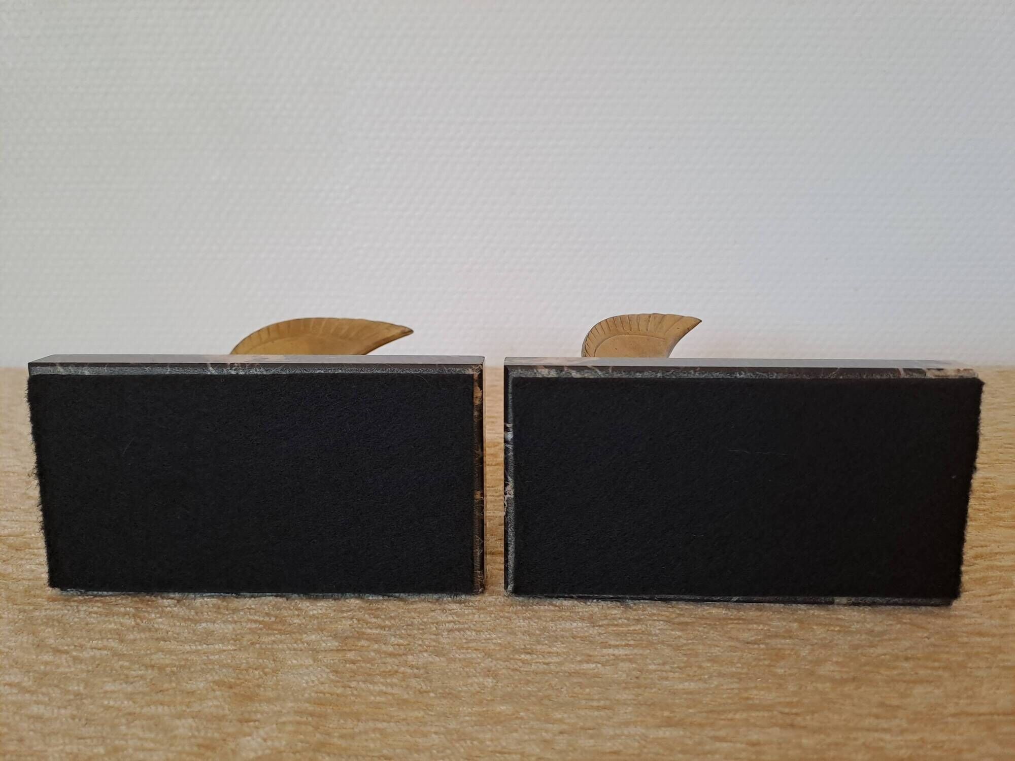 Pair of golden bird bookends on veined marble – Mid-Century vintage