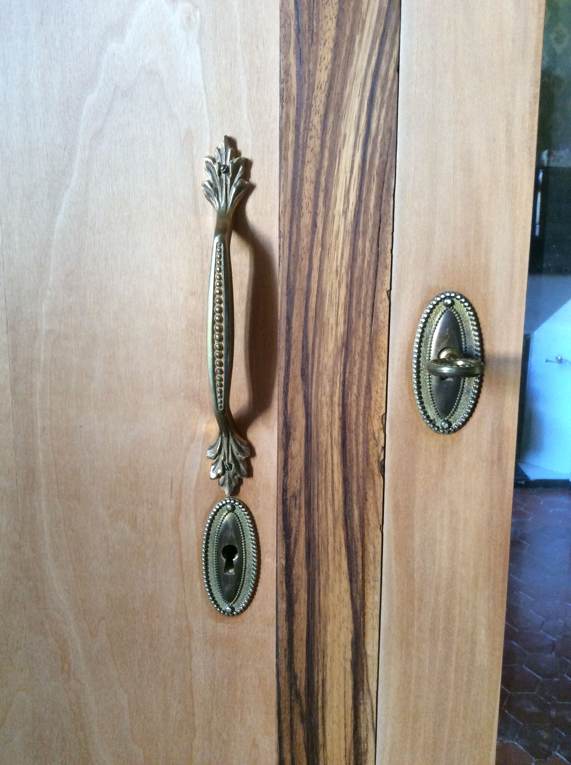 Ice-cream dressing closet with art deco dome