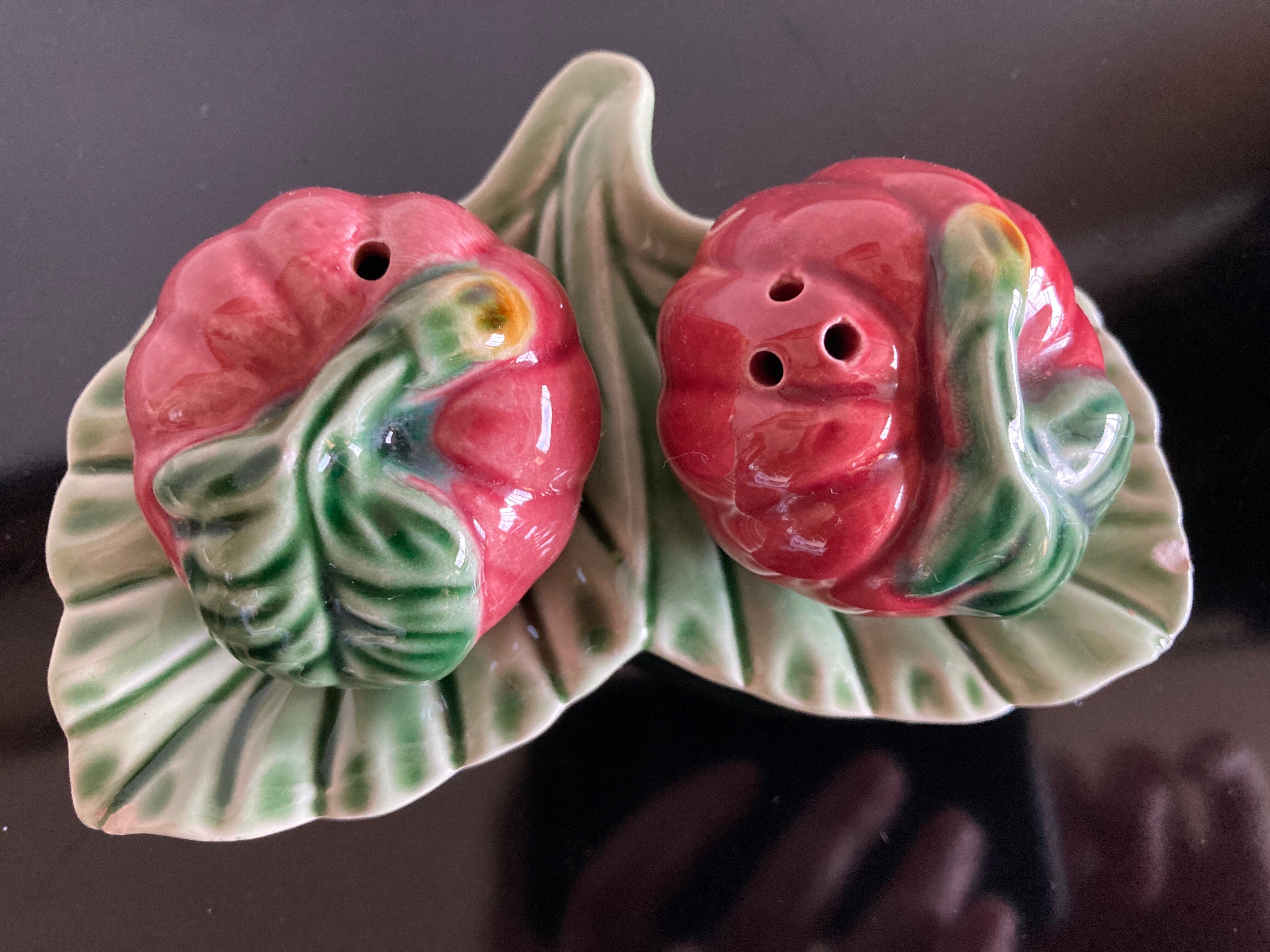 salt and pepper shaker in slurry