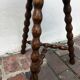 Tabouret en bois tourné