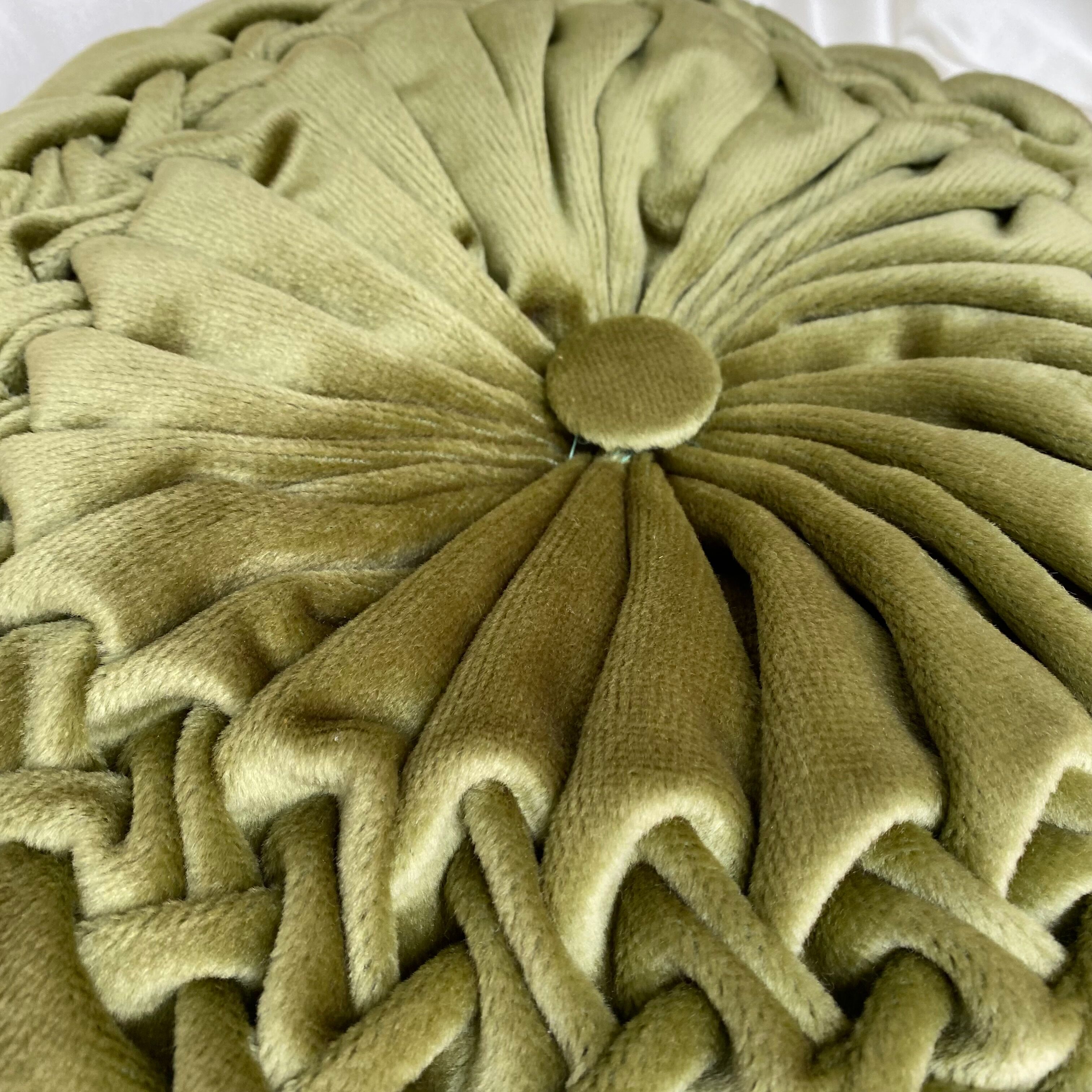 Vintage round pleated velvet cushion