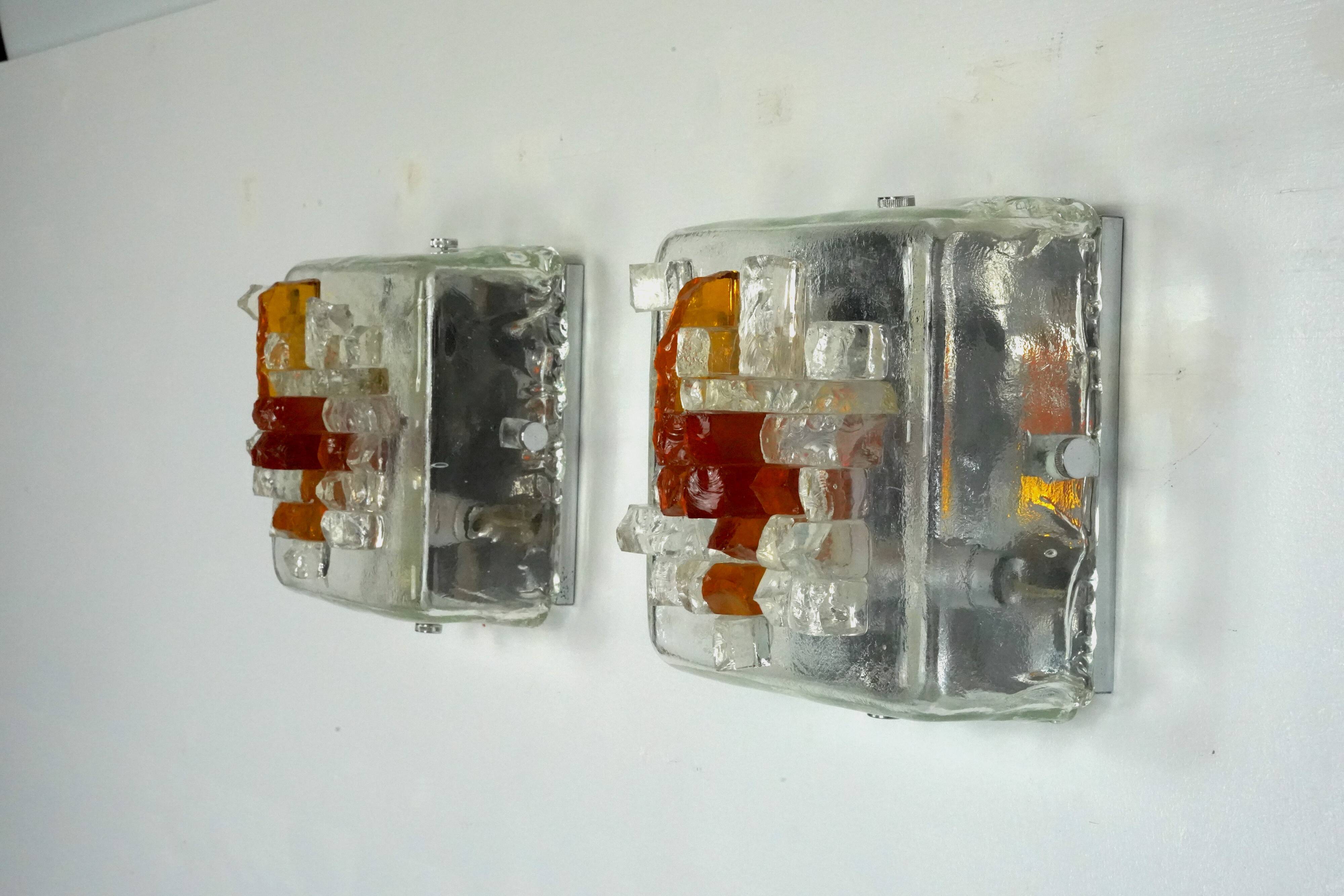 Poliarte, rare pair of wall lamps in cut murano glass. Italy 1970s