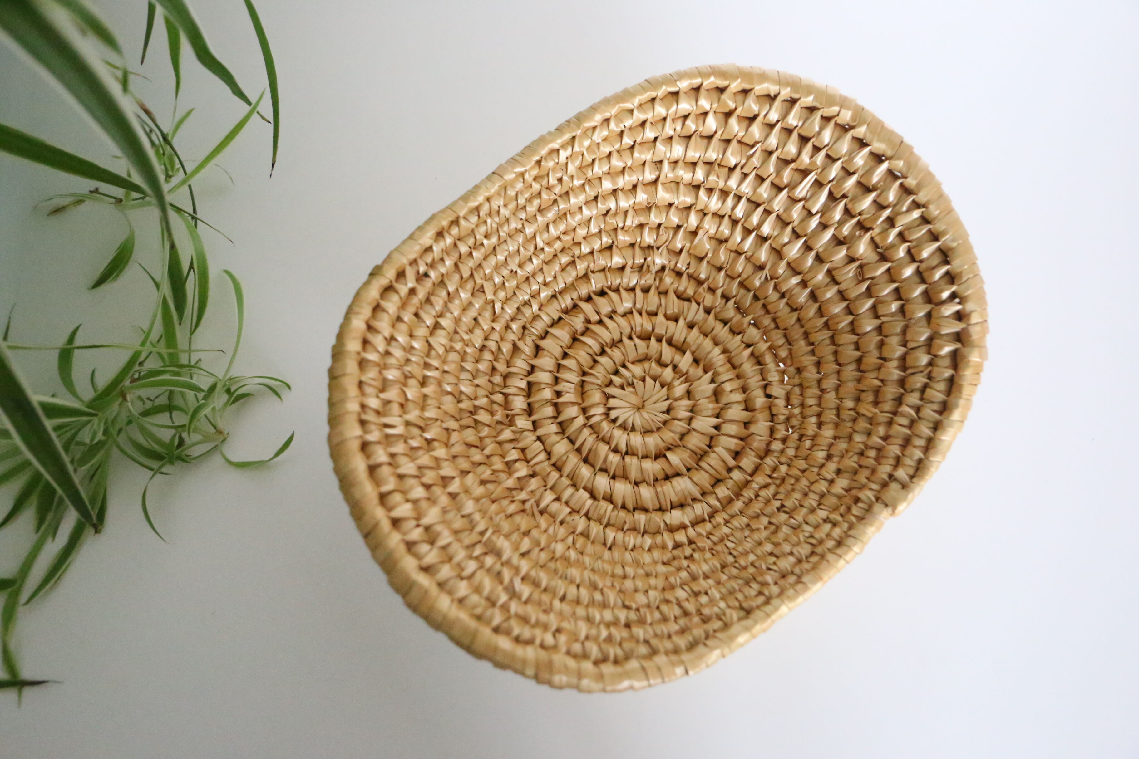 Oval wicker basket, vintage
