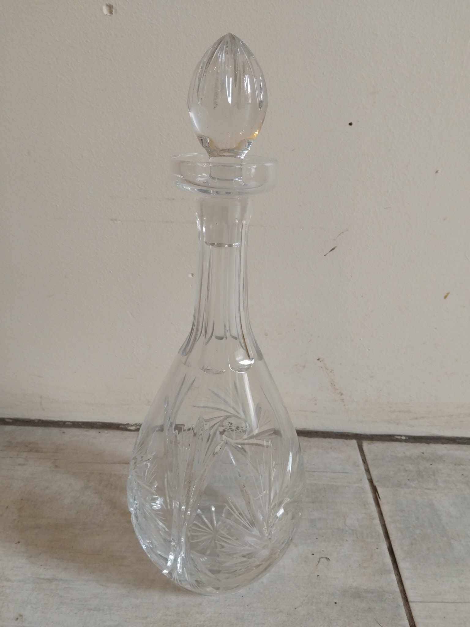 Cut crystal carafe with original stopper