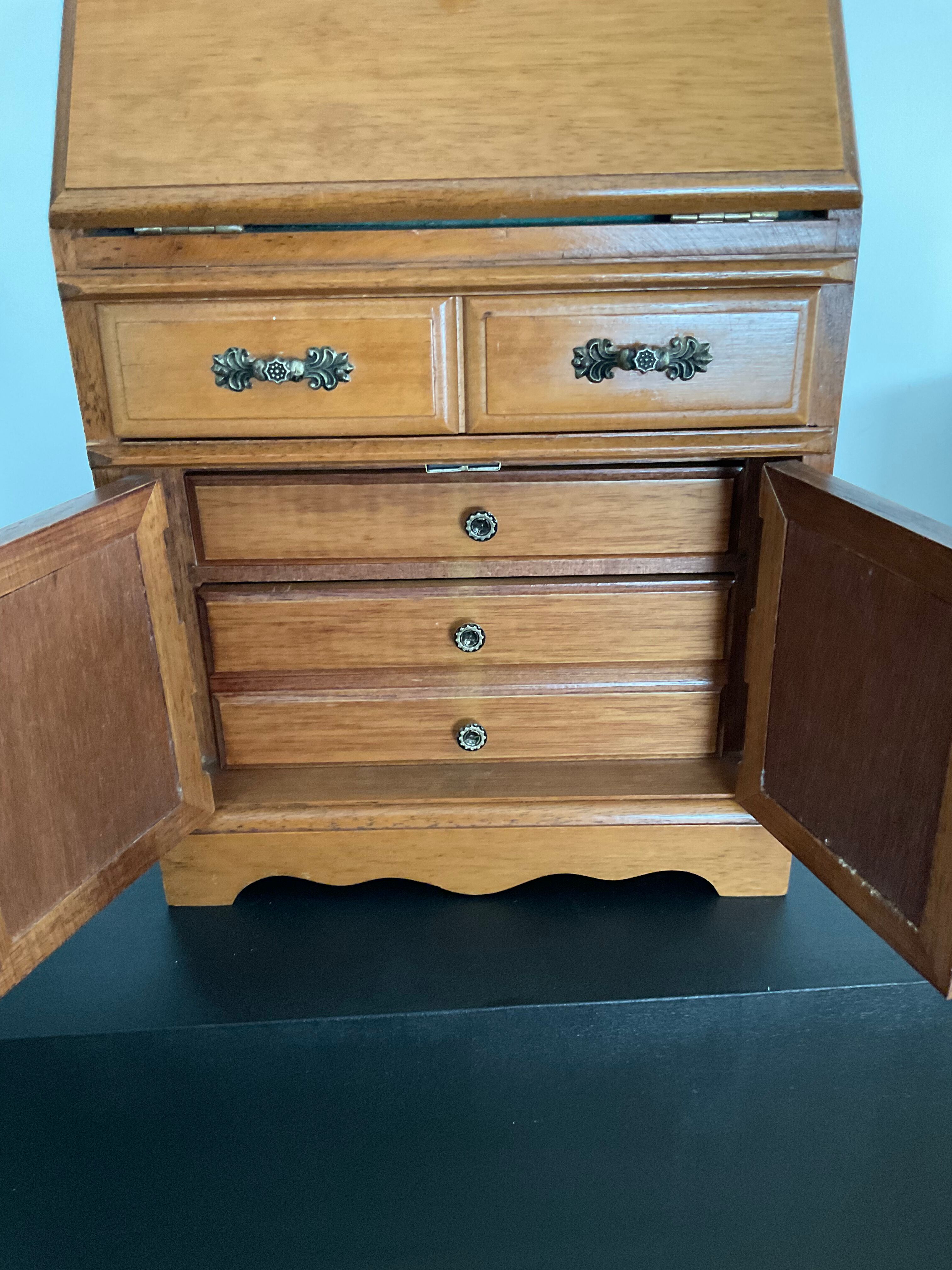 Vintage wooden jewelry box