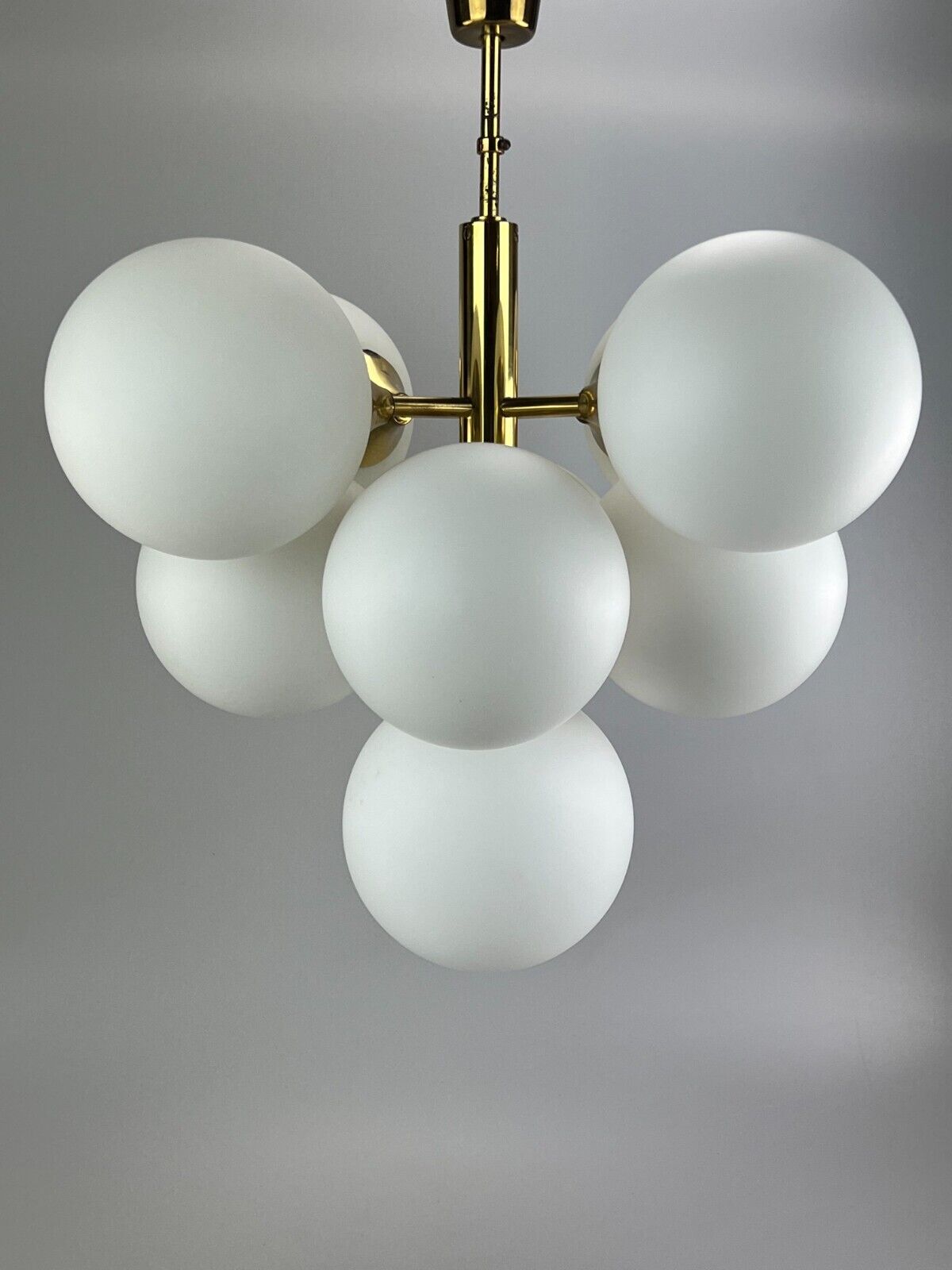 Lustre Sputnik Kaiser Leuchten design en verre opale années 60 70