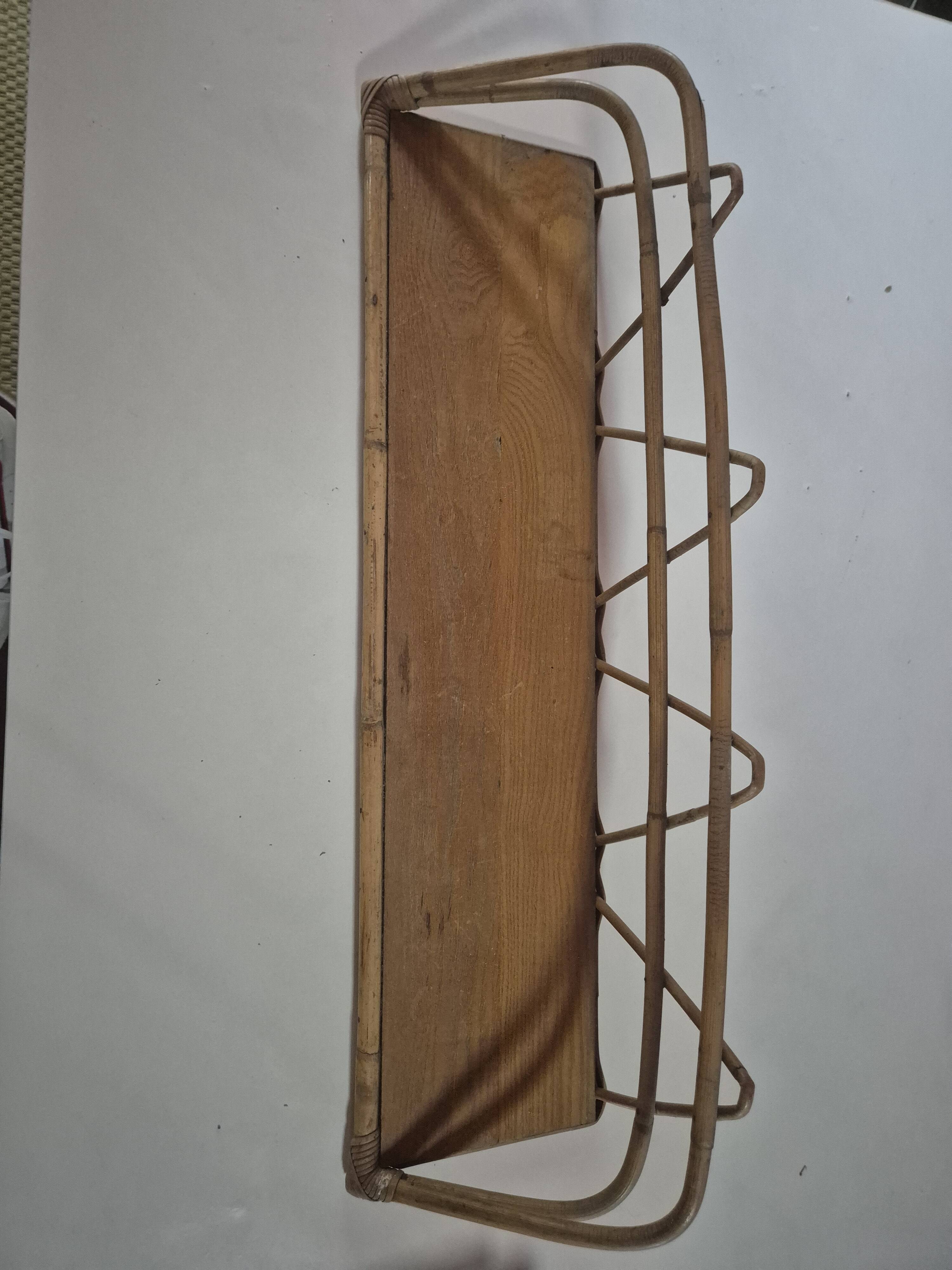 Etagère murale vintage en rotin