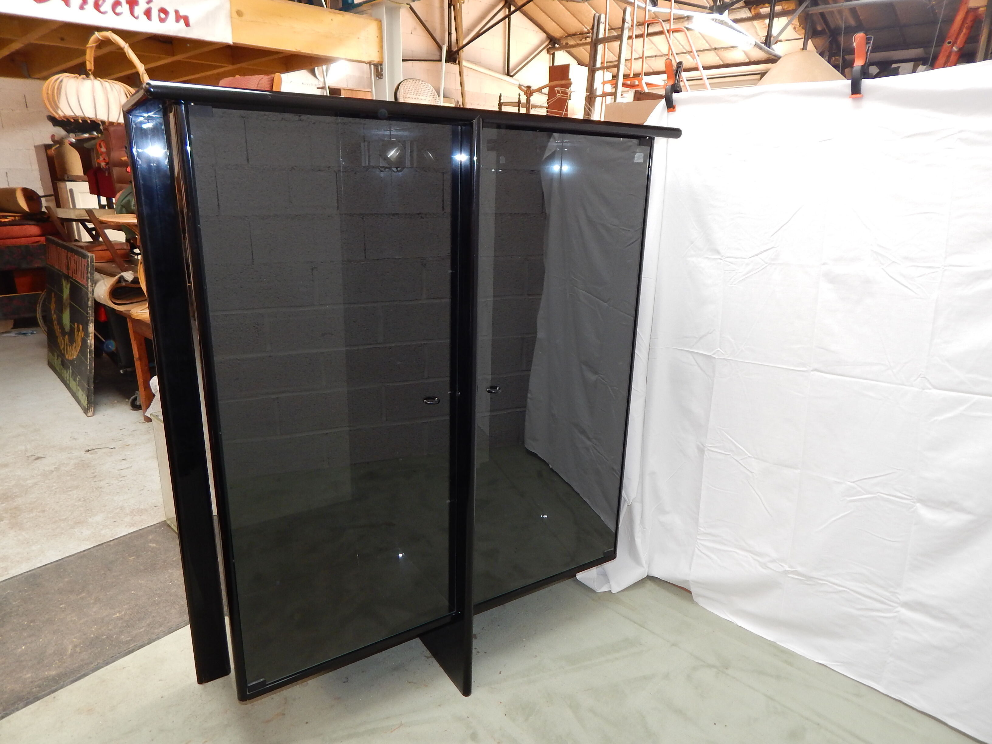 Vitrine laqué noir design Behr années 80